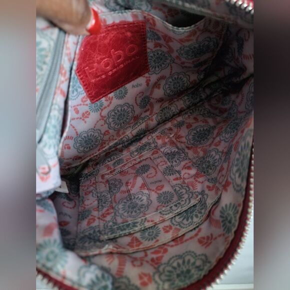 Red Smooth Leather Crossbody 10x7 Double Zip Distressed Bag Hobo International - Picture 8 of 9